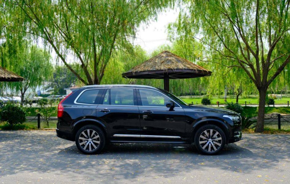 Volvo XC90 A high-quality luxury SUV- with safety, health and environmental protection-Figure 1